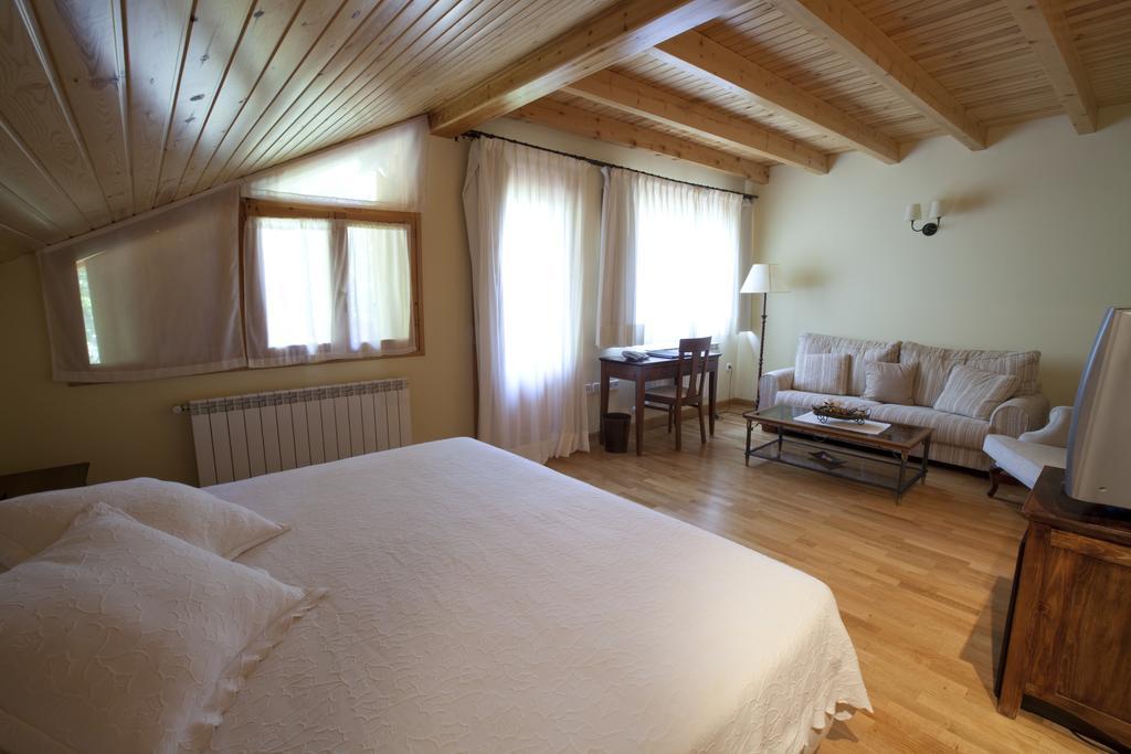 Hotel Estanys Blaus Tavascan Exterior photo